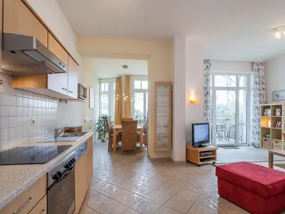 Küche mit blick zum Essbereich