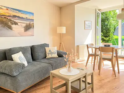 Wohnzimmer mit Blick zur Terrasse
