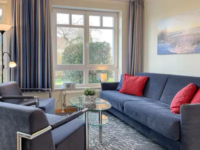 Wohnzimmer mit Sessel