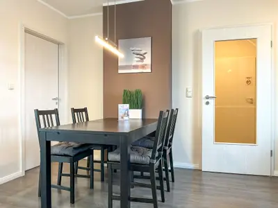 Wohnzimmer mit Essbereich