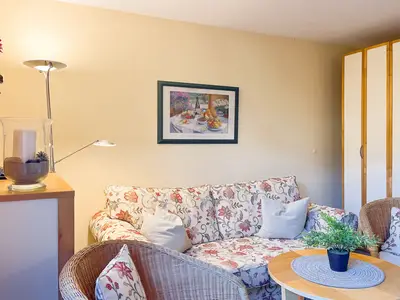 Wohnzimmer mit Schrank