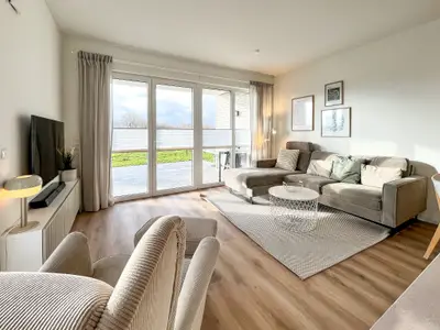 Wohnzimmer mit Blick aus der Küche
