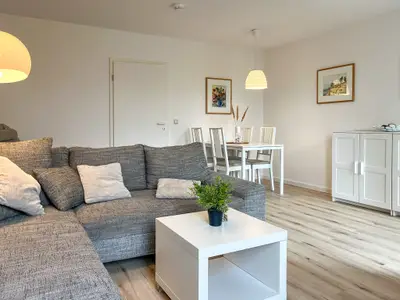 Wohnzimmer mit Blick vom Sofa