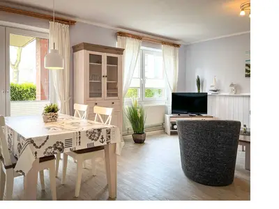 Wohnzimmer mit Essbereich