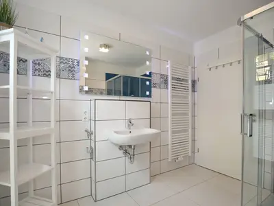 Badezimmer mit Waschbecken