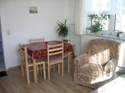 Esstisch im Wohnzimmer