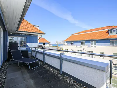 Balkon mit Gartenmöbeln