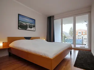 Schlafzimmer mit Doppelbett