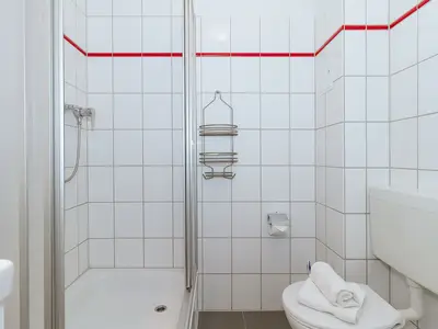 Badezimmer mit Dusche