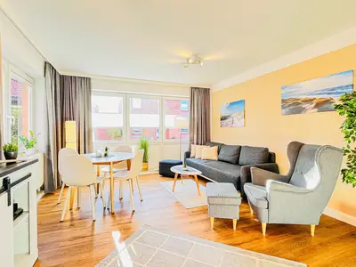 Wohnzimmer mit Sessel