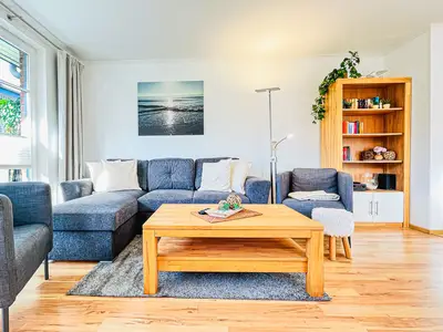 Wohnzimmer mit Sessel