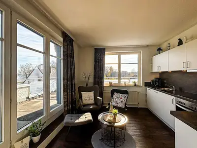 Wohnzimmer mit Sessel