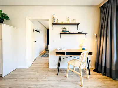 Schreibtisch im Wohnzimmer