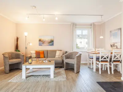 Wohnzimmer mit Essbereich