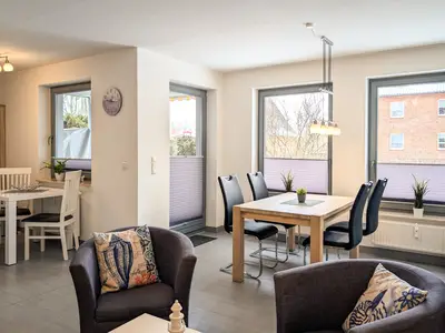 offener Wohnbereich mit Essecke