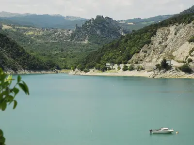 Lago di Bomba in 300 m