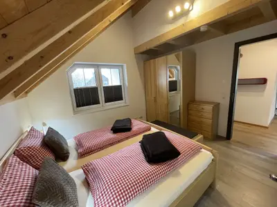Schlafzimmer 1