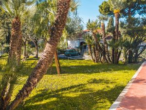 23627422-Ferienwohnung-6-Bordighera-300x225-4