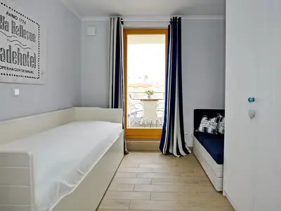 2. Schlafzimmer mit Ausziehbett
