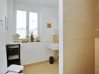 Badezimmer mit Dusche