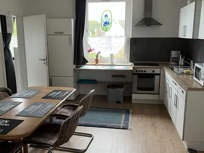 Geräumige Küche  in der Ferienwohnung Freizeit am See