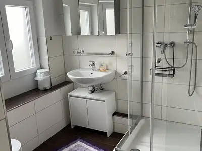 Helles Badezimmer  in der Ferienwohnung Freizeit am See