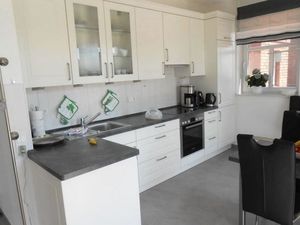 23993861-Ferienwohnung-4-Borkum-300x225-5