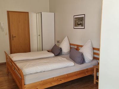 Schlafzimmer mit Doppelbett