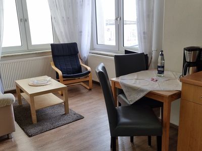 Wohnzimmer Sitzecke und Essecke