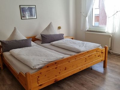 Schlafzimmer mit Doppelbett