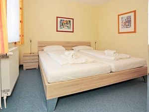 Schlafzimmer mit Doppelbett