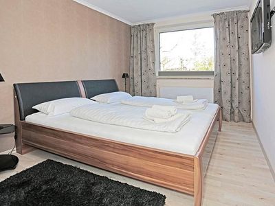 Schlafzimmer mit Doppelbett