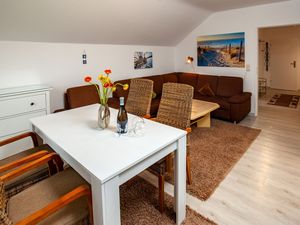 23891917-Ferienwohnung-4-Borkum-300x225-3