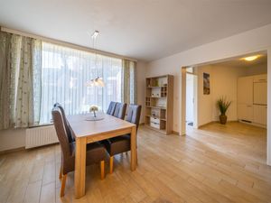 23967837-Ferienwohnung-4-Borkum-300x225-4