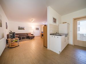 23967836-Ferienwohnung-4-Borkum-300x225-5