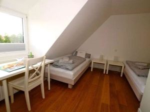 23993452-Ferienwohnung-4-Borkum-300x225-4