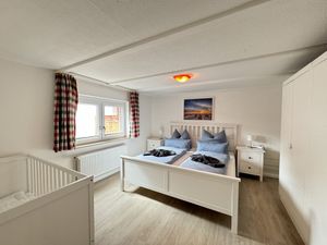 23907914-Ferienwohnung-6-Borkum-300x225-4