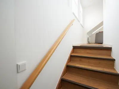 Ein kleiner Aufgang führt in die Wohnung