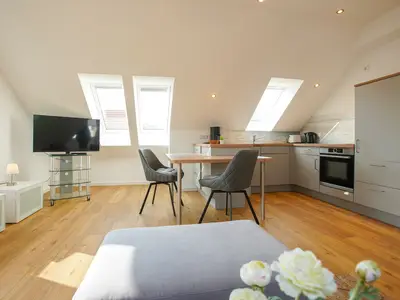 Detailbild mit Blick in den Wohnküchenbereich