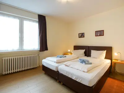 Schlafzimmer mit Boxspringbett