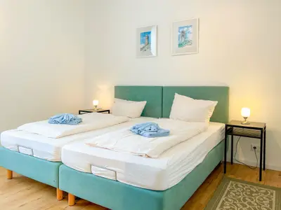 Schlafzimmer mit Boxspringbett