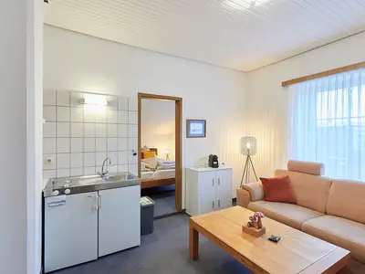 Wohnbereich mit kleiner Teestation