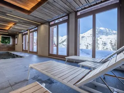 PoolOfHouse