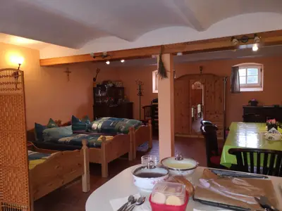 Wohnraum mit Sitzgelegenheit