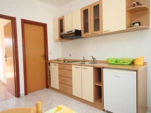 23930076-Ferienwohnung-3-Božava-300x225-3