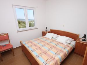 23930058-Ferienwohnung-5-Božava-300x225-5