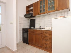 23930075-Ferienwohnung-5-Božava-300x225-4