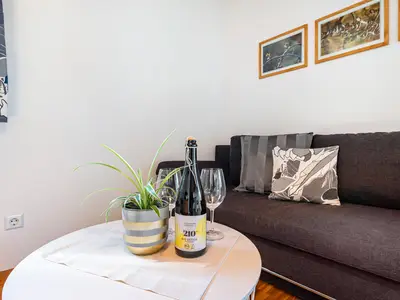 Photo, INSIDE, OUTSIDE