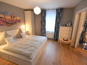 23185393-Ferienwohnung-4-Brakel-300x225-4