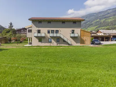 Außenseite Ferienhaus [Sommer]